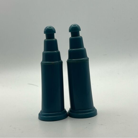 Vintage mini salt and pepper shakers set of two - Picture 5 of 12